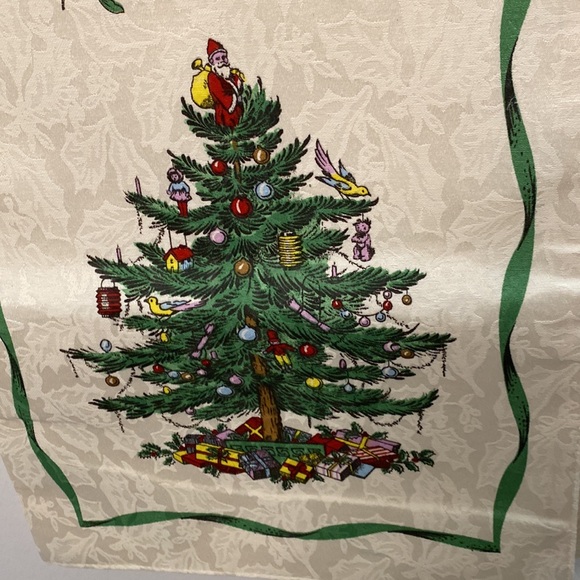 Spode Christmas Tree Table Runner - Picture 3 of 10